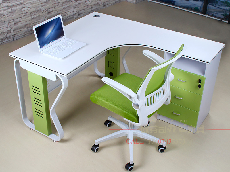 轉(zhuǎn)角鋼木辦公桌003